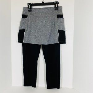Athleta 2 in 1 Skirted Leggings Capri Medium
